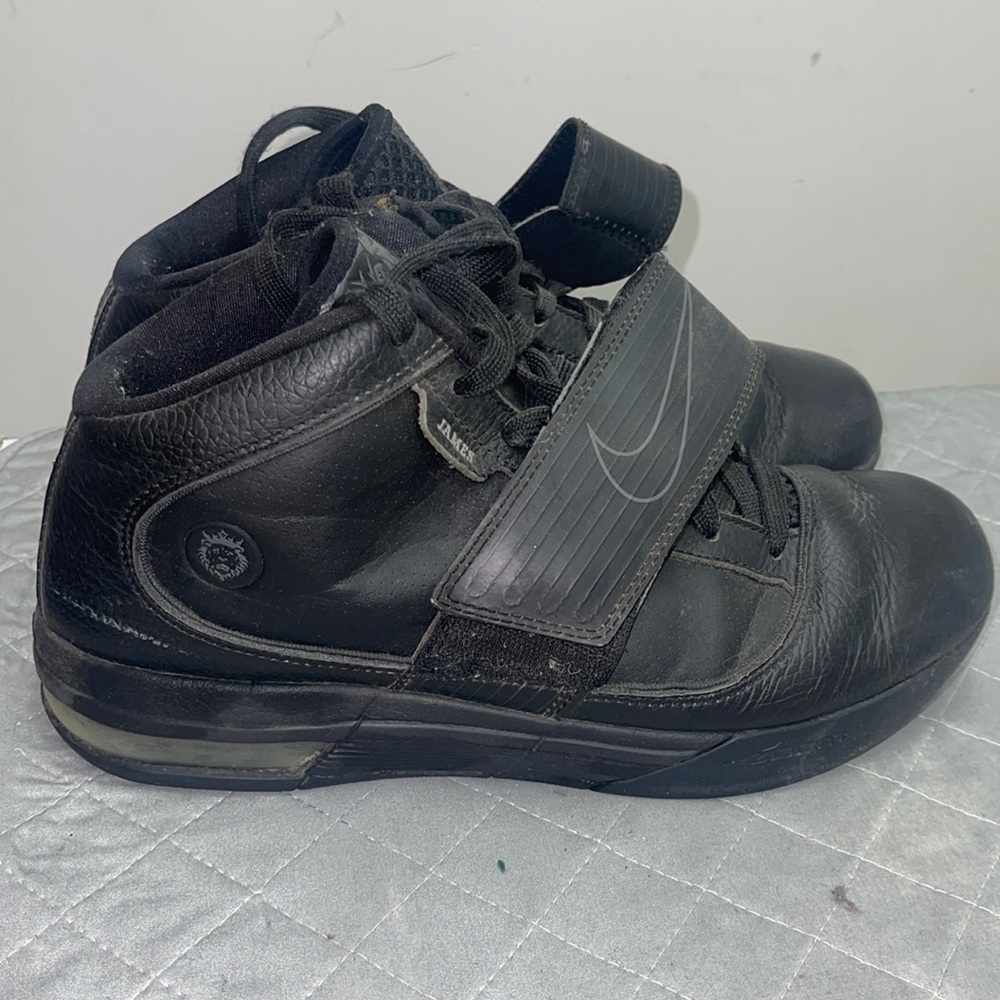LeBron’s Nike Zoom Soldier IV Black/Anthracite